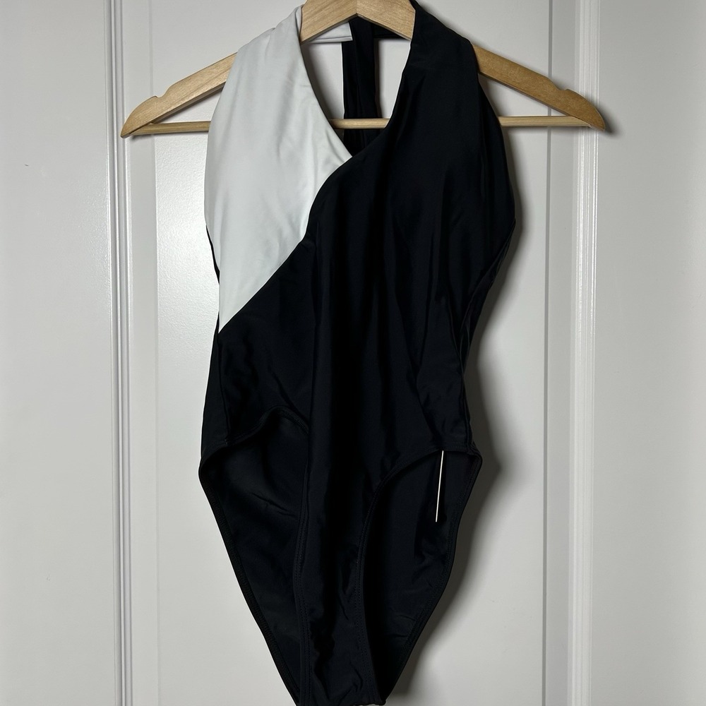 Fashion Nova‎ Black and White Asymmetrical One Piece Swimsuit Beach Baddie Style